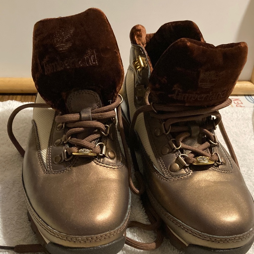 Women’s Timberlines size 10m